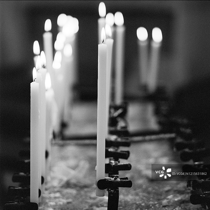 蒙特普尔恰诺的还愿蜡烛图片素材