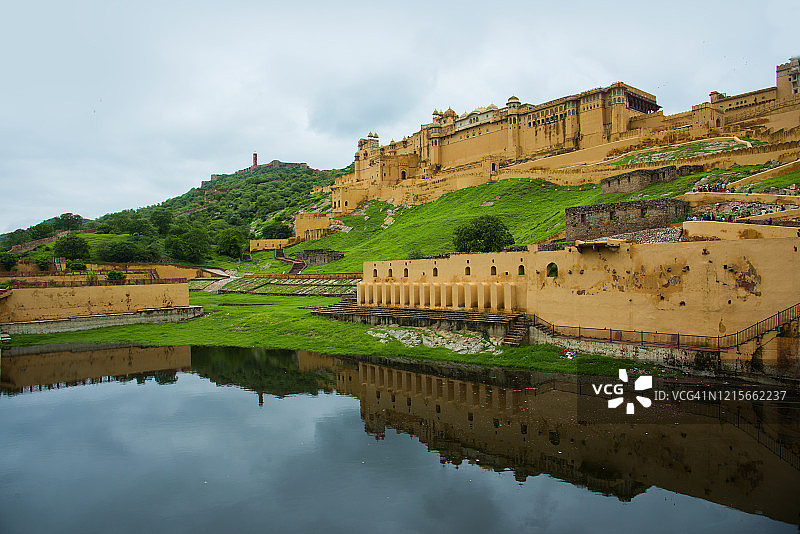 印度斋浦尔琥珀宫（琥珀堡）和毛塔湖景色图片素材