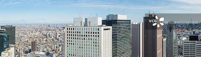 东京摩天大楼鸟瞰拥挤的城市全景，日本图片素材