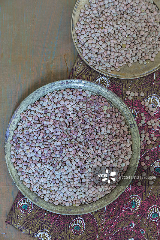 碗中的小扁豆俯视图图片素材