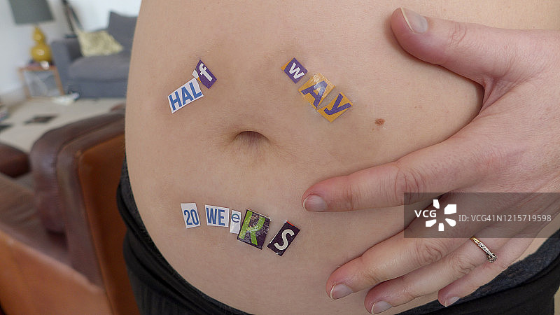 怀孕20周的女人图片素材