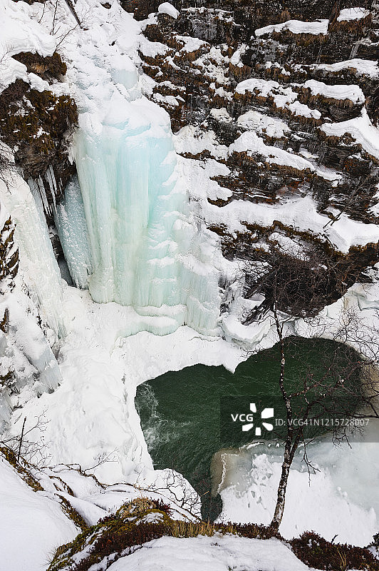 阿比斯库国家公园的冰冻瀑布，瑞典图片素材
