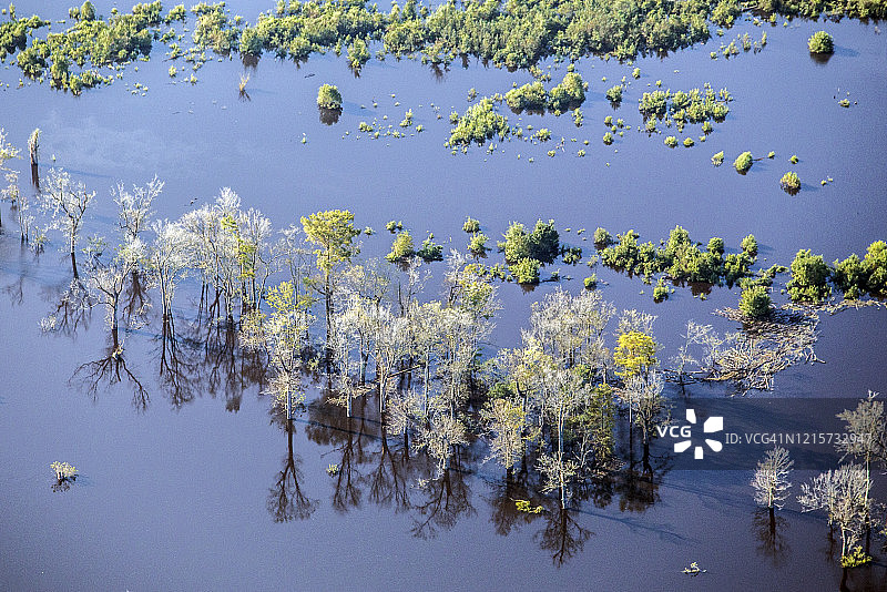 飓风佛罗伦斯过后的风暴破坏图片素材