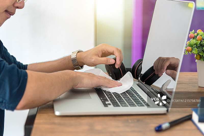 流感病毒期间的健康防护图片素材