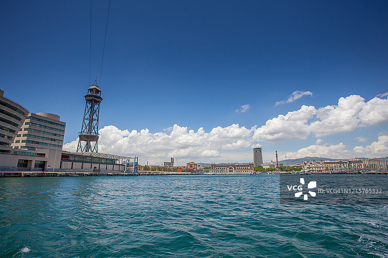 夏季的巴塞罗那港口图片素材