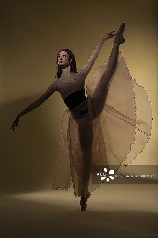 在照相馆里的芭蕾舞演员图片素材