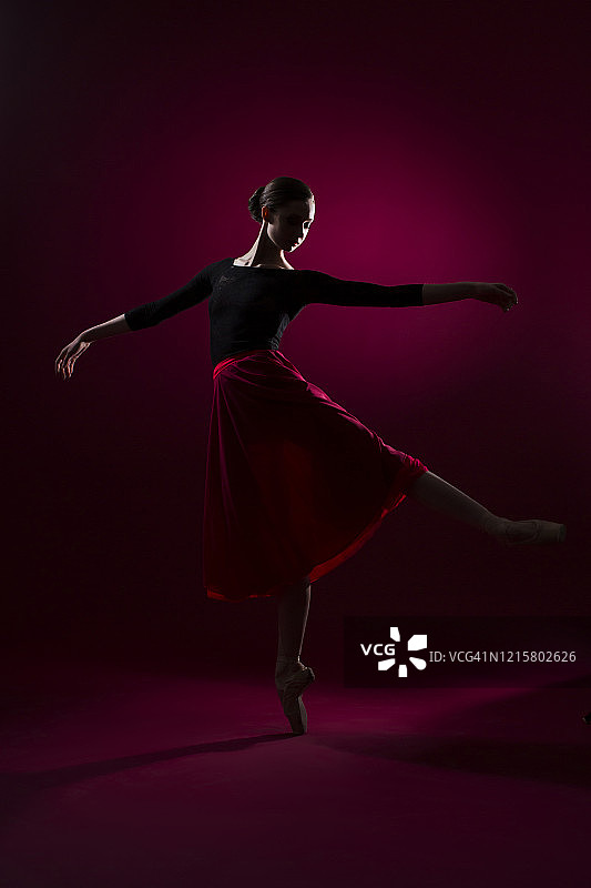 在照相馆里的芭蕾舞演员图片素材