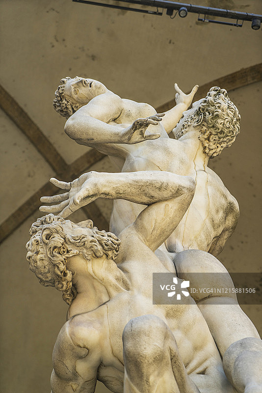 领主广场的凉廊，詹博洛尼亚的《萨宾妇女被劫》图片素材