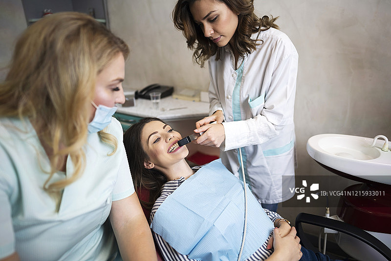 美丽的微笑团队图片素材