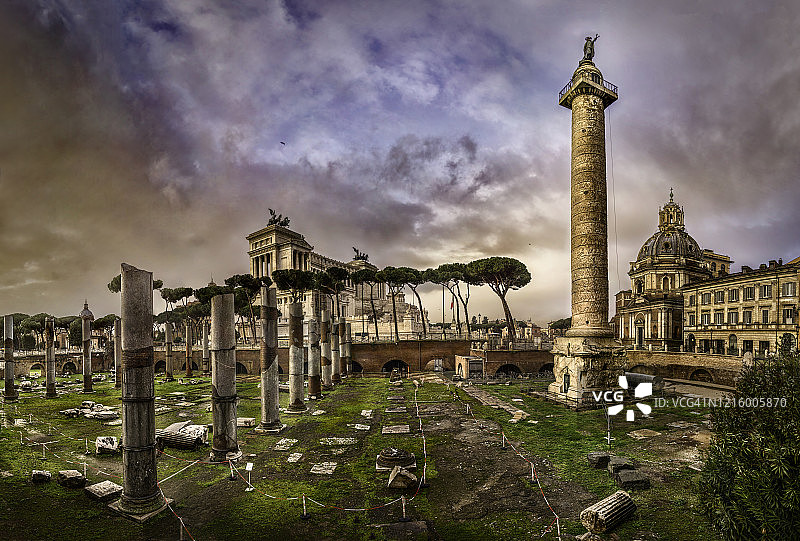 意大利罗马的图拉真柱图片素材