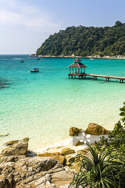马来西亚停泊岛海滩与码头图片素材