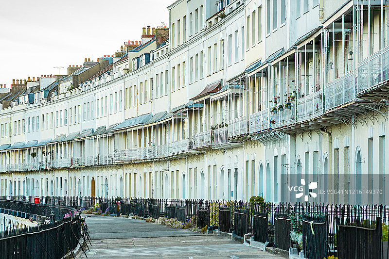皇家约克新月，克利夫顿布里斯托。据说是欧洲最长的格鲁吉亚新月形建筑。埃文，英格兰，英国图片素材