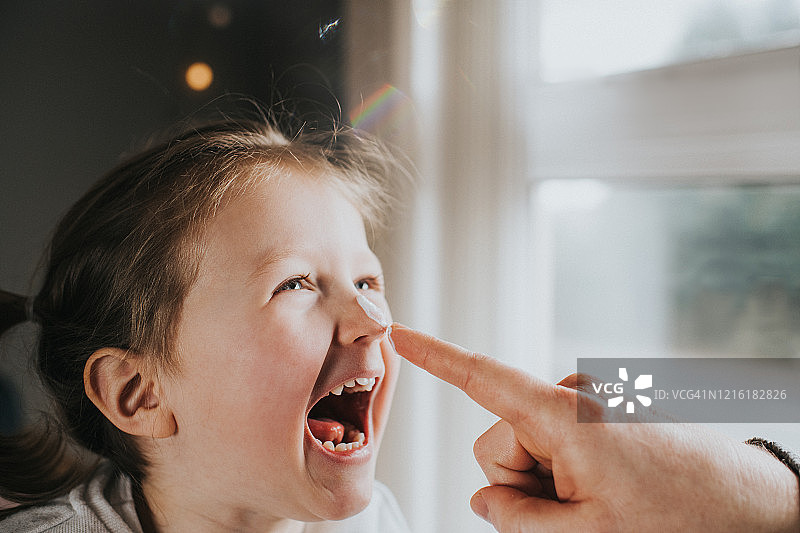 乳液滴图片素材