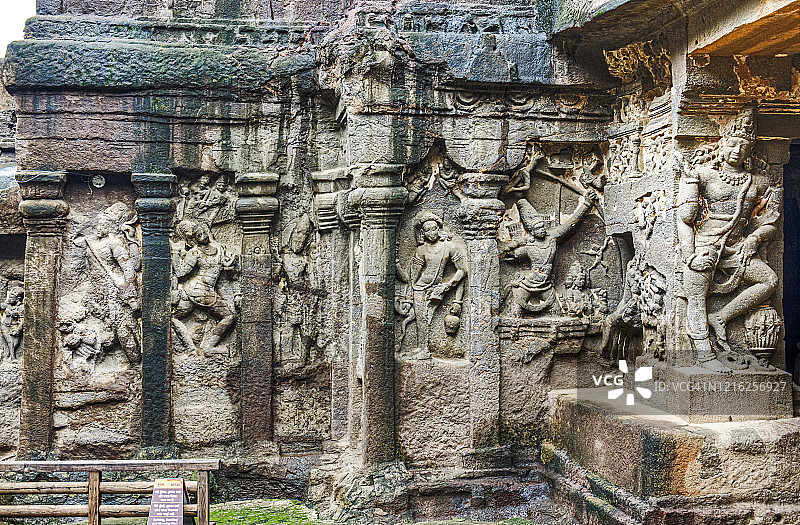 印度埃洛拉石窟16号凯拉萨神庙雕塑与雕刻图片素材