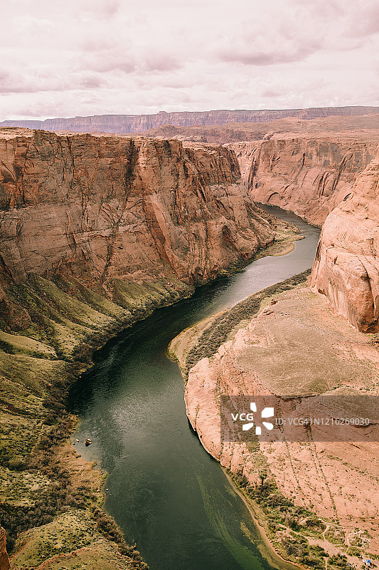 亚利桑那州佩吉市马蹄湾的科罗拉多河图片素材