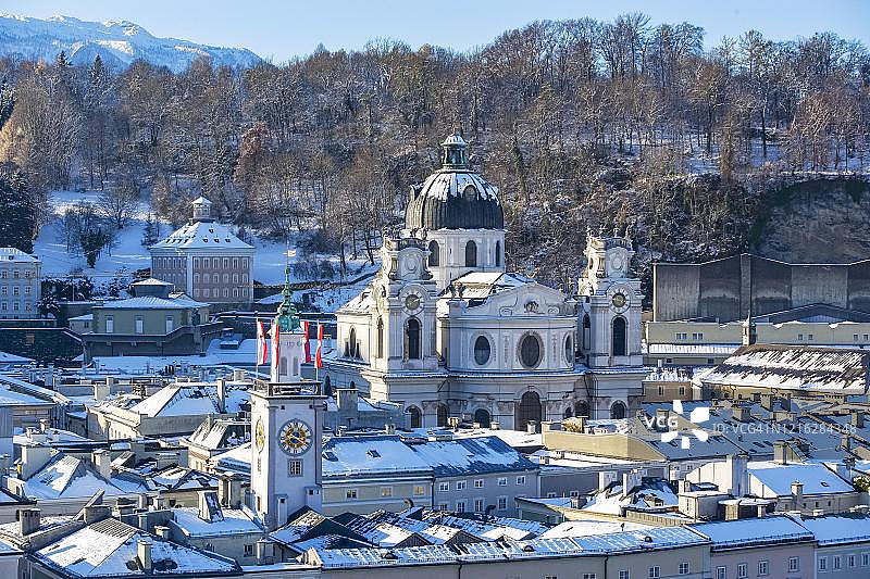 奥地利萨尔茨堡老城区与教堂图片素材