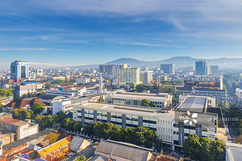 印度尼西亚爪哇岛万隆市的城市天际线图片素材