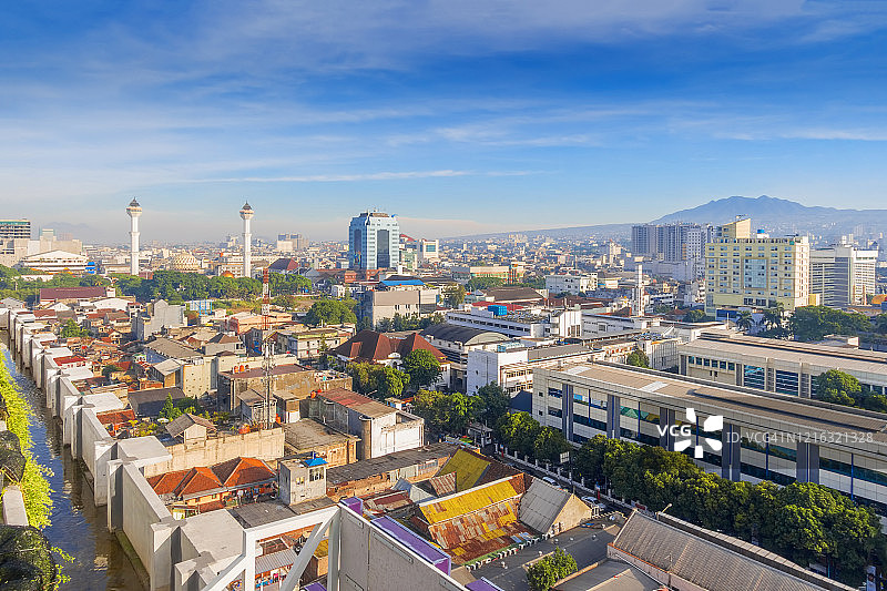 印度尼西亚爪哇岛万隆市的城市天际线图片素材
