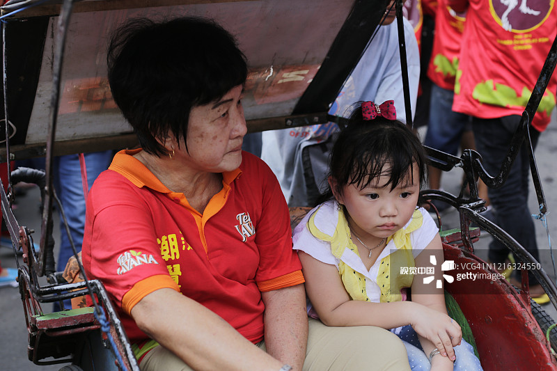 元宵节象征着世界各地华人社区庆祝中国农历新年的第15天，也是最后一天。2015年3月5日，印度尼西亚西爪哇图片素材