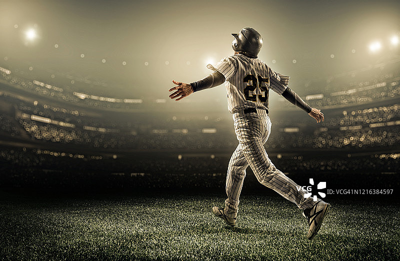 棒球运动员运动中图片素材