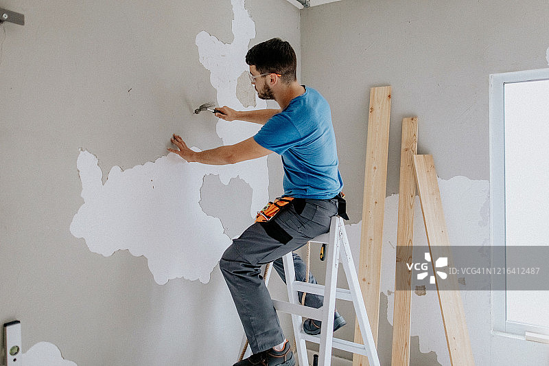 梯子作业图片素材