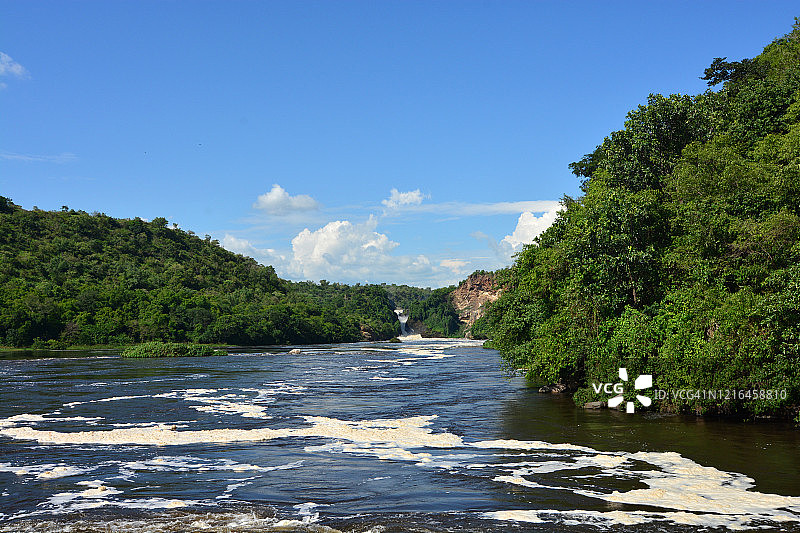 尼罗河与雄伟的默奇森瀑布图片素材