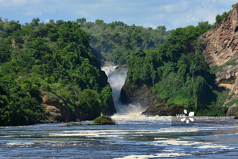 尼罗河与雄伟的默奇森瀑布图片素材