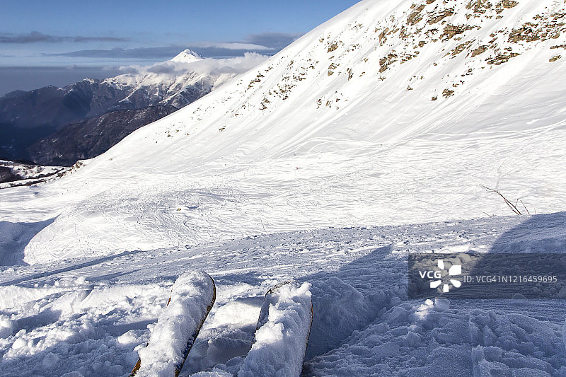 滑雪在利蒙皮埃蒙特-个人观点图片素材