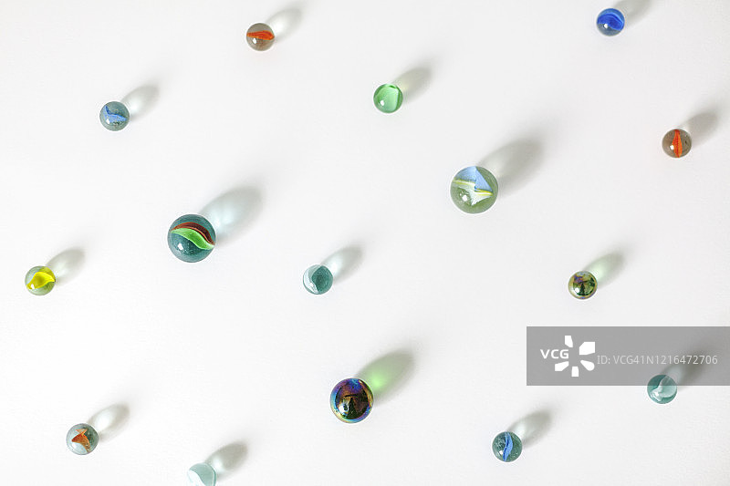 疫情期间保持社交距离图片素材