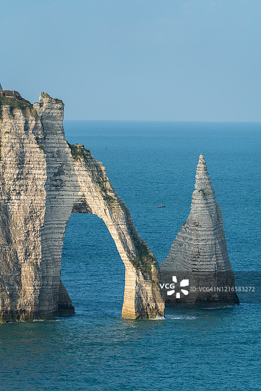 法国埃特雷塔的阿瓦勒悬崖和针峰图片素材