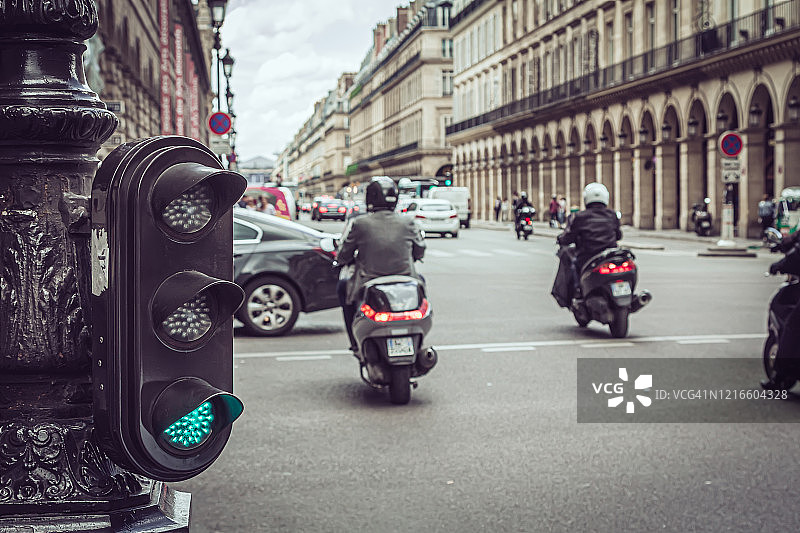 巴黎里沃利大街交通景象图片素材