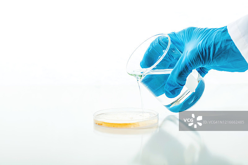 冠状病毒大流行期间传染性空气传播疾病的科学临床实验室研究图像系列图片素材