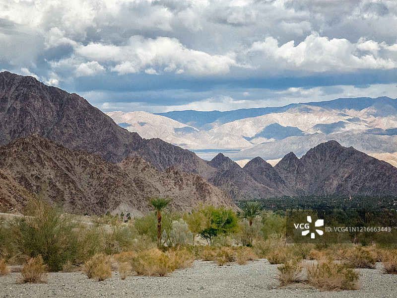 拉昆塔沙漠徒步山景图片素材