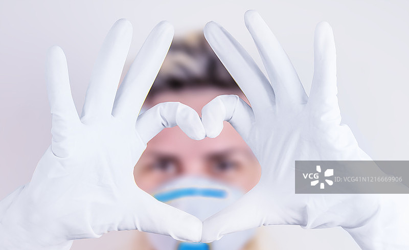 医生用手比心图片素材