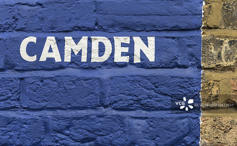 砖墙上的“Camden”字样图片素材