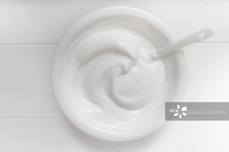 以新鲜希腊酸奶为背景的健康早餐图片素材