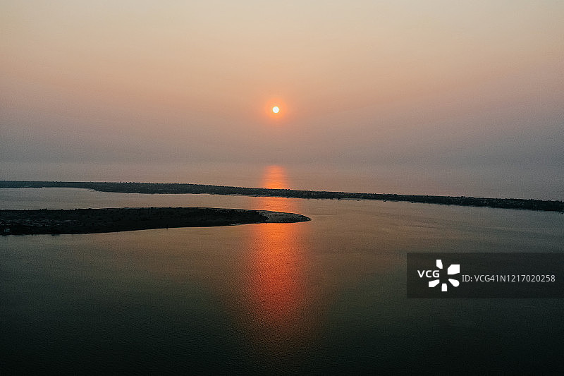 穆苏洛上空的壮丽日落图片素材