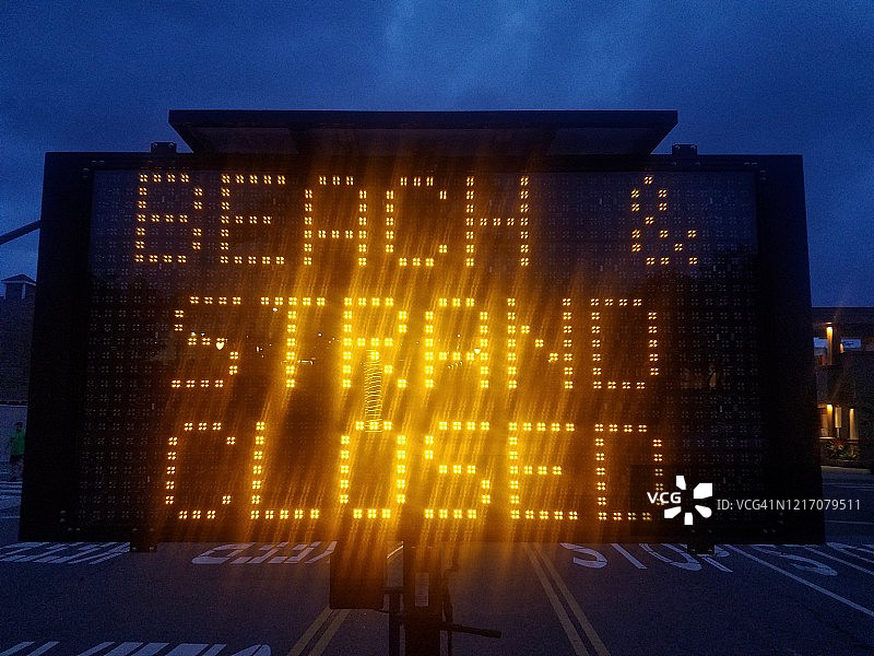 新冠病毒警告信息板图片素材