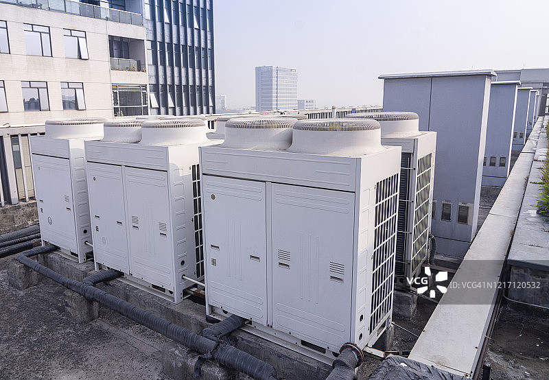屋顶上的中央空调图片素材