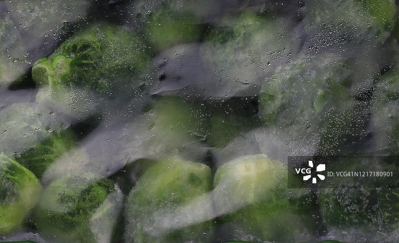 一袋冰冻的绿色蔬菜图片素材