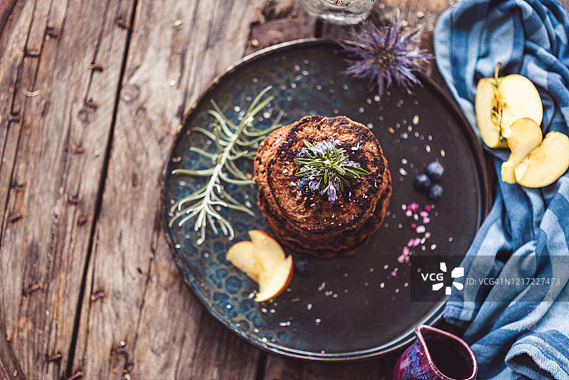 纯素煎饼有机堆叠——博主风格图片素材