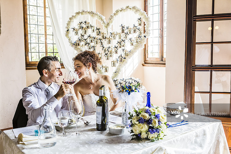 新娘和新郎的婚礼日图片素材