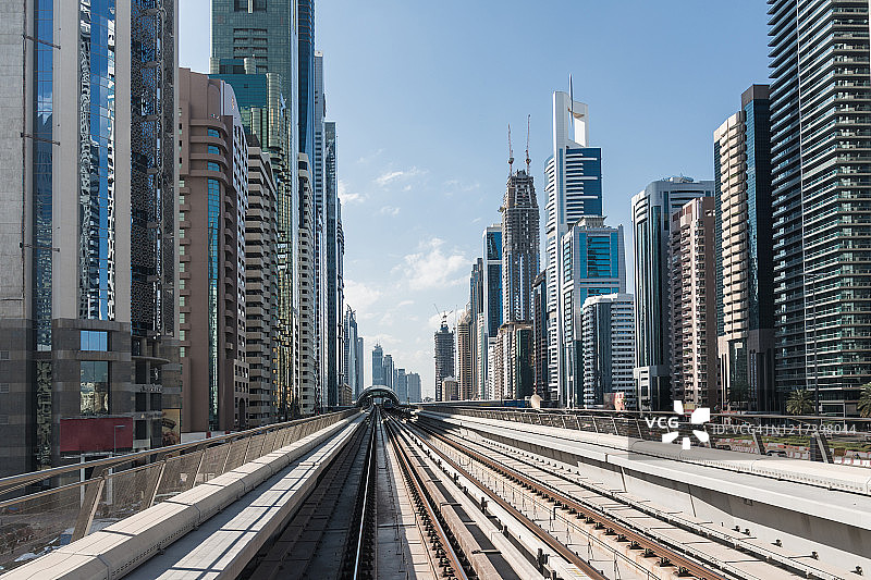 迪拜地铁POV视角图片素材
