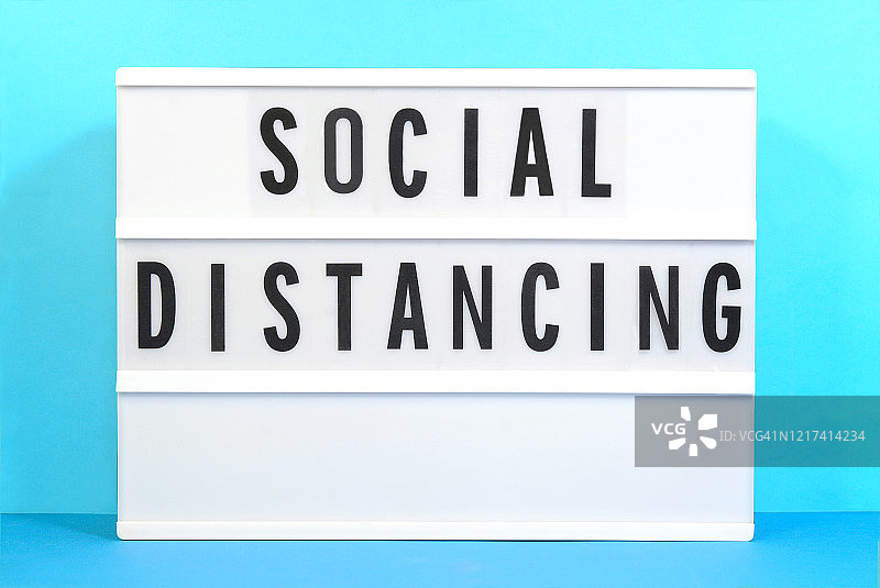 社会距离图片素材