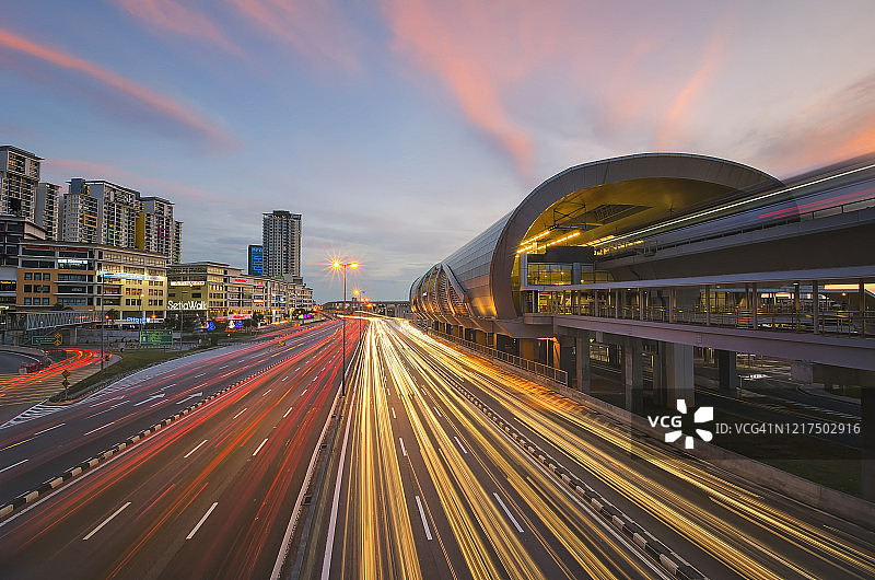 蒲种捷运站的日落图片素材