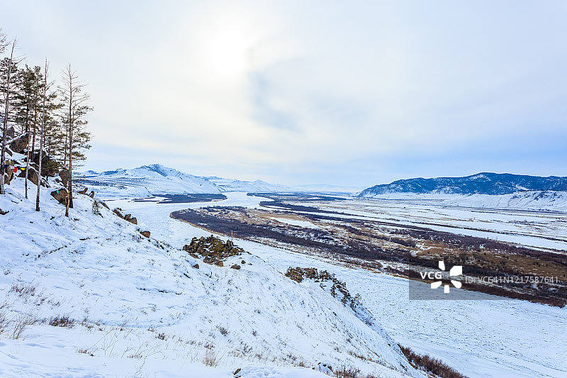 从斯帕亚希列夫山观景台拍摄的色楞格河图片素材