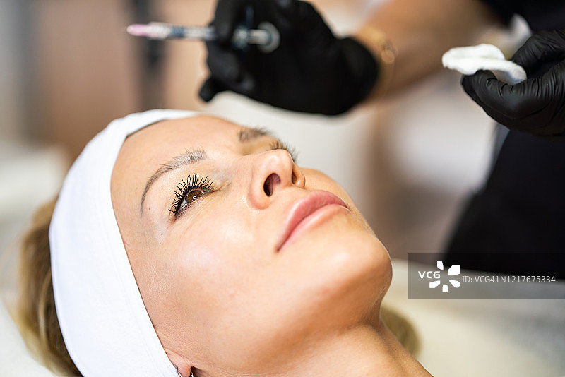 女人面部特写图片素材