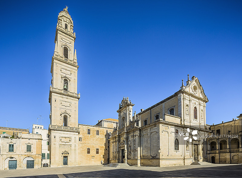 主教座堂广场及圣母升天主教座堂图片素材