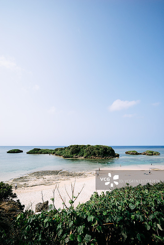 日本西表岛：田园风光的热带海滩鸟瞰图片素材