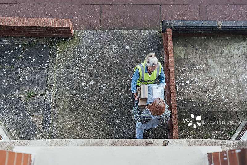 接收送货上门服务图片素材
